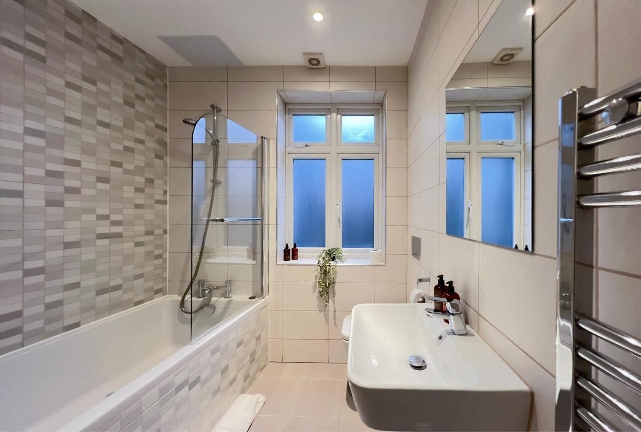 Prime Location Camden Luxury Apt Sleeps 6 London Kültér fotó
