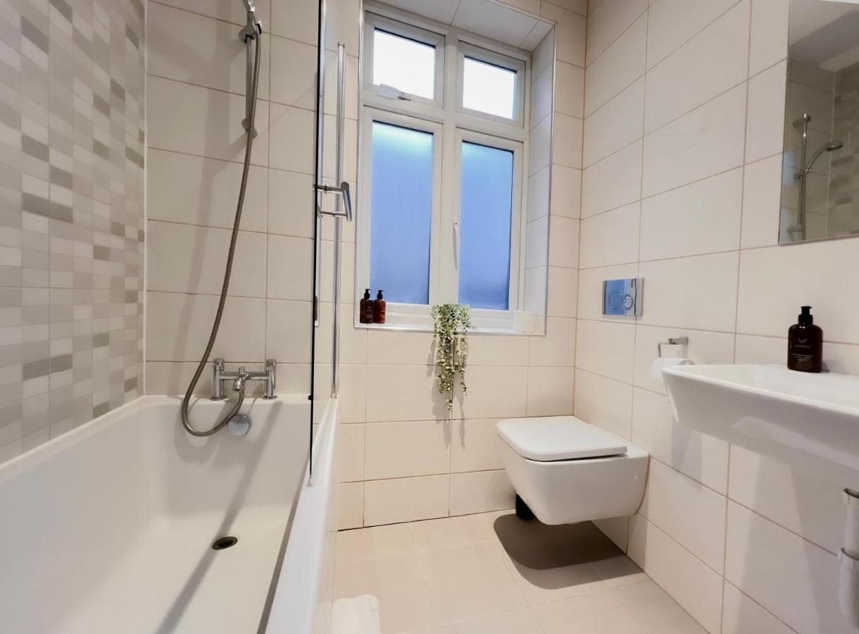 Prime Location Camden Luxury Apt Sleeps 6 London Kültér fotó